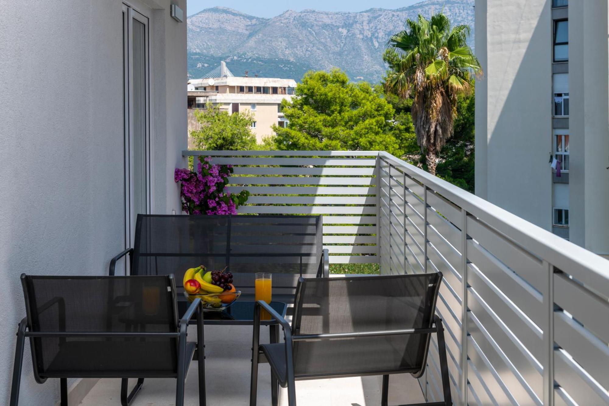 Nea Apartament